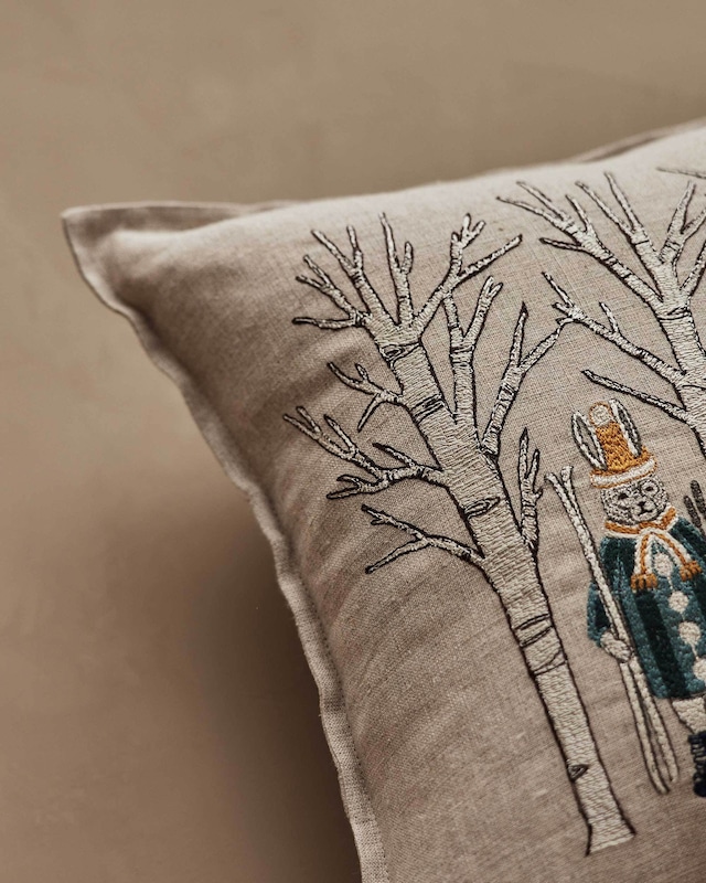 Coral & Tusk クッションカバー Aspen Skiers (30×30)