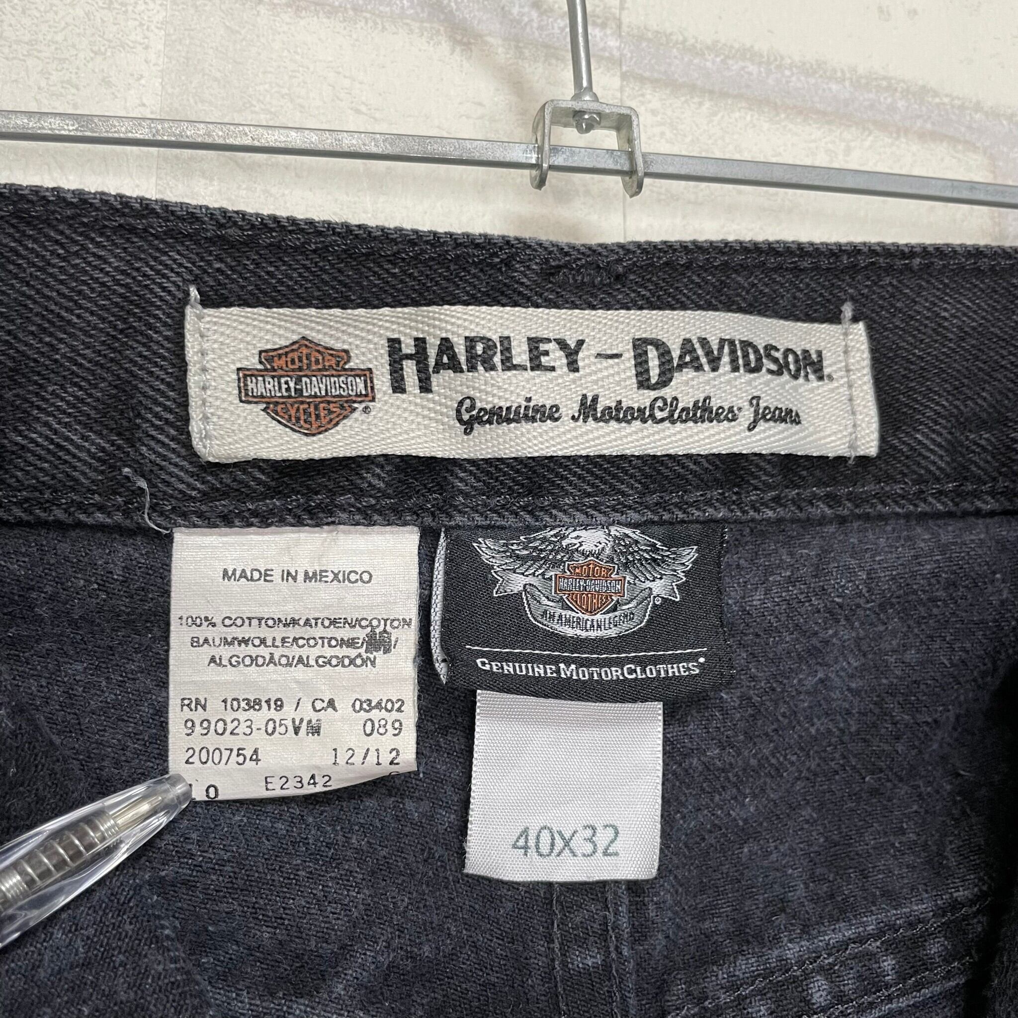 W40×L32】HARLEY DAVIDSON ブラックデニムパンツ 革パッチ 刺繍 | 古着 