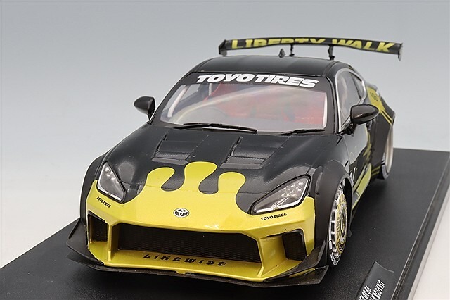 SOLIDO / ソリド 　1/18 Toyota GR86 Liberty Walk Body Kit 2024 Black/Gold　S1813603