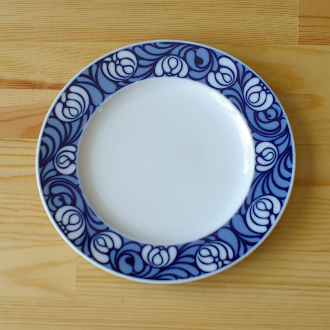 ローゼンタール 青と白のレトロな花柄 デザートプレート お皿 20cm ...