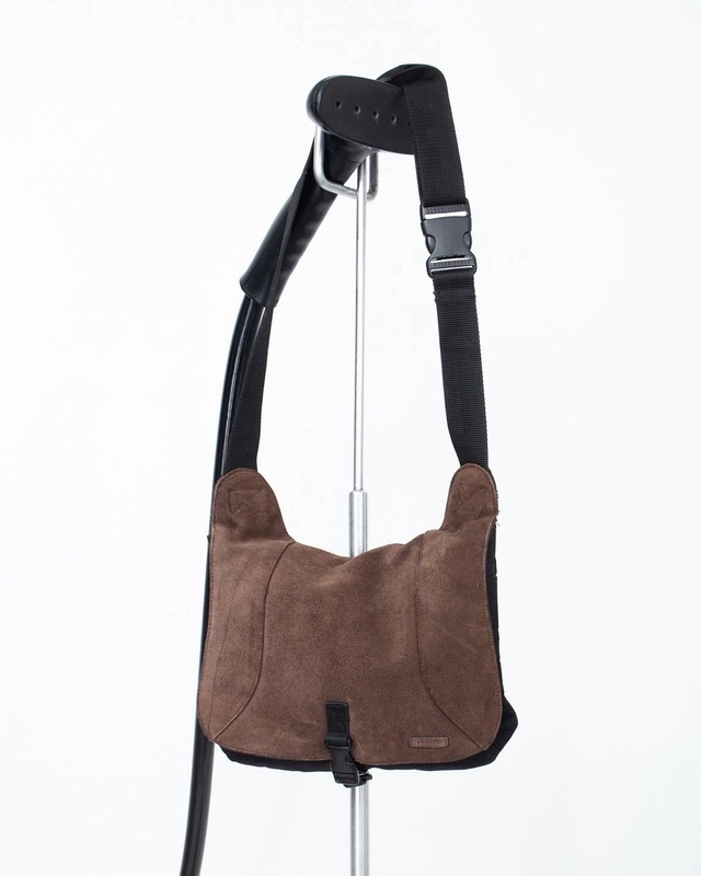 "Dockers" suede shoulder bag