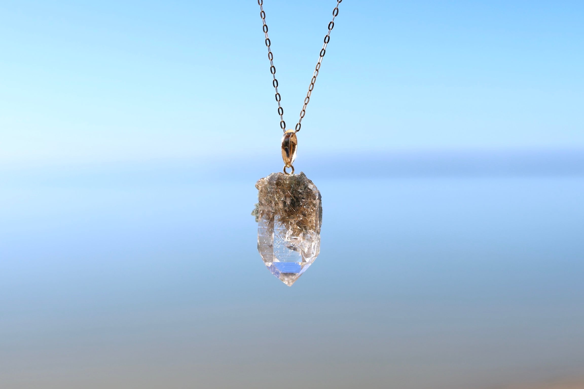 ヒマラヤ水晶ネックレス K18 | 石垣島の夜光貝アクセサリーと