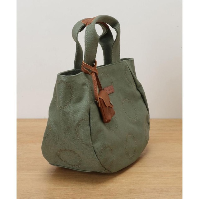 toleur（トーラ）リース刺繍トート