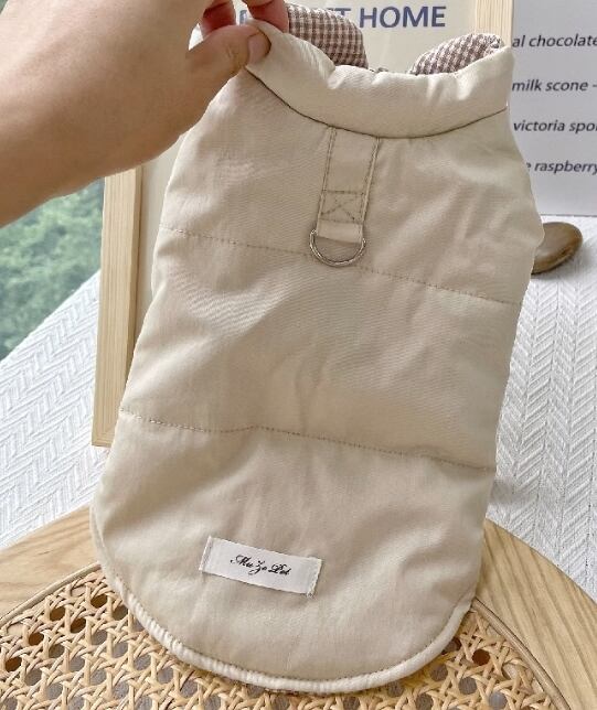 ドッグ 犬 小型犬 ドッグウェア ベスト アウター スリム ストレート 襟付き 袖付き もこもこ ふわふわ スナップボタン シンプル カジュアル おしゃれ レトロ ラフ ボーイッシュ スポーティー 個性的 クール モダン フォーマル かっちり ヴィンテージ キュート 都会的 カレッジ風 ベーシック アメリカン プレッピー シンプル シック 無地 チェック 格子柄 秋 冬 ロングシーズン 秋服 冬服 男の子 女の子 成犬 デート お出かけ アウトドア 旅行 公園 休日 カフェ ガーデン 朝 散歩 ウォーキン