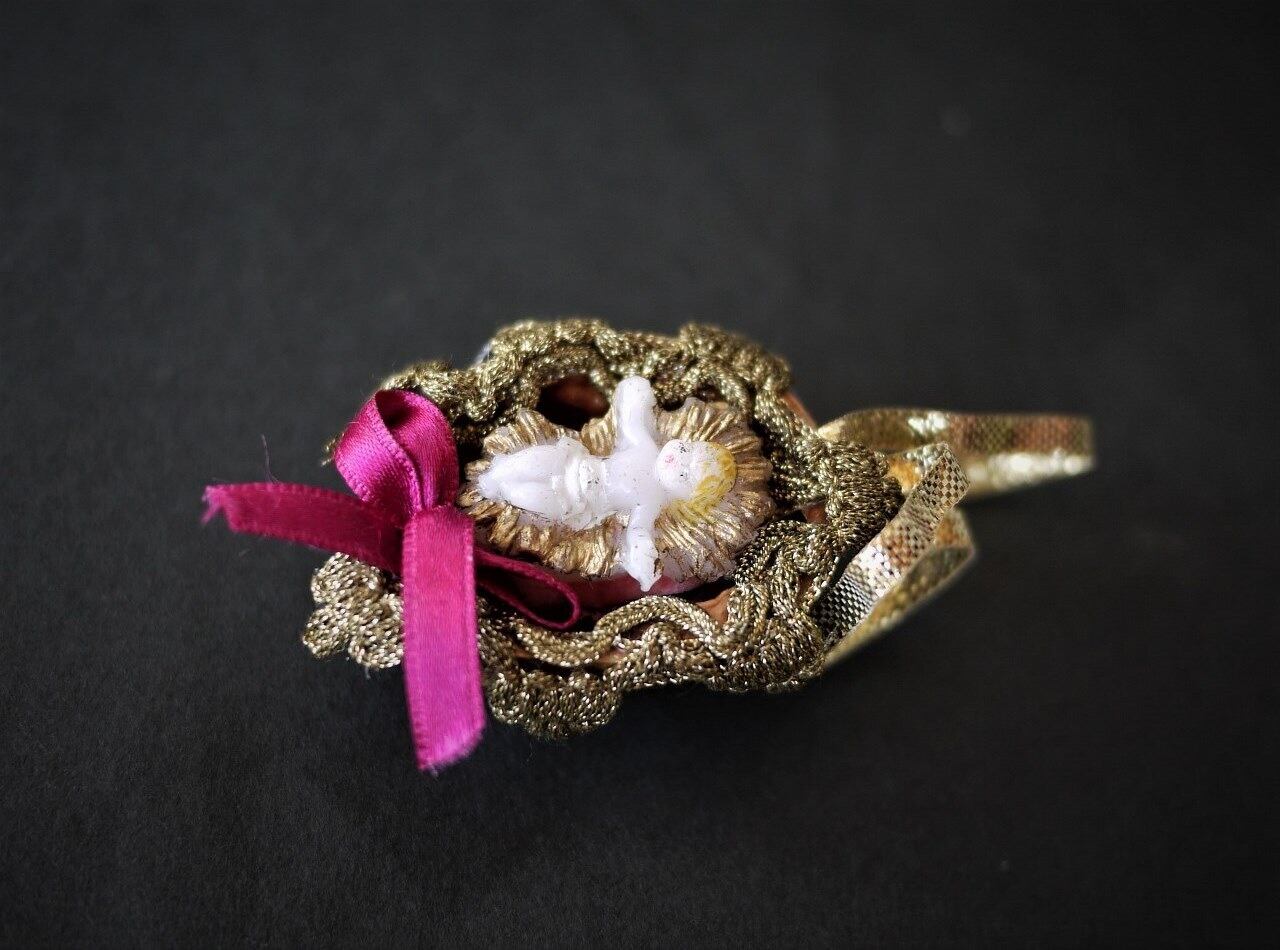 赤ちゃんイエス くるみ飾り ドイツクリスマス