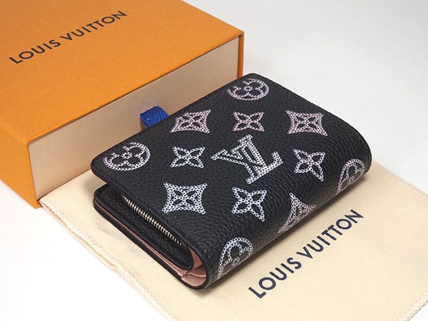 ルイ・ヴィトン LOUIS VUITTON マヒナ フライトモード ポルトフォイユ