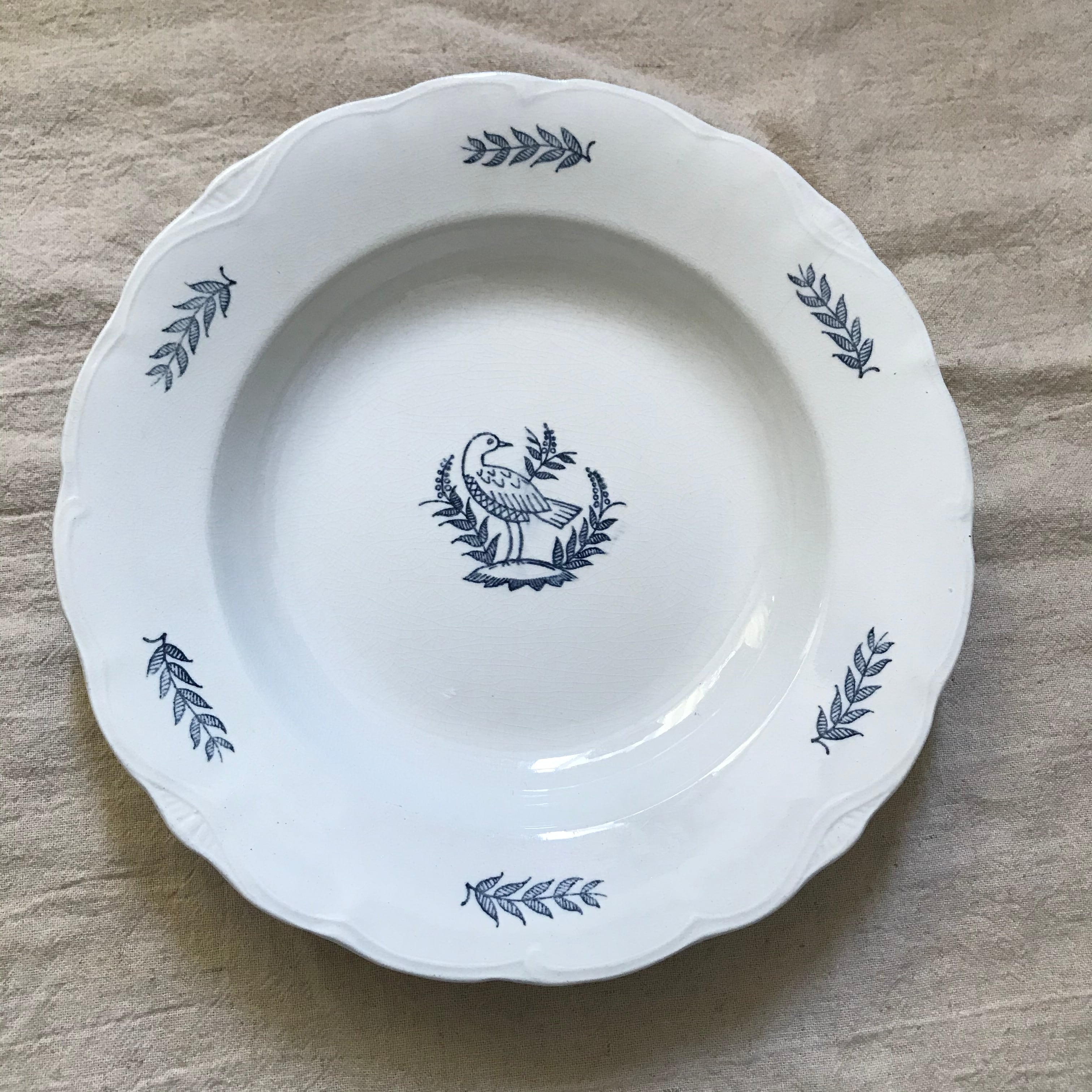 鳥模様の深皿