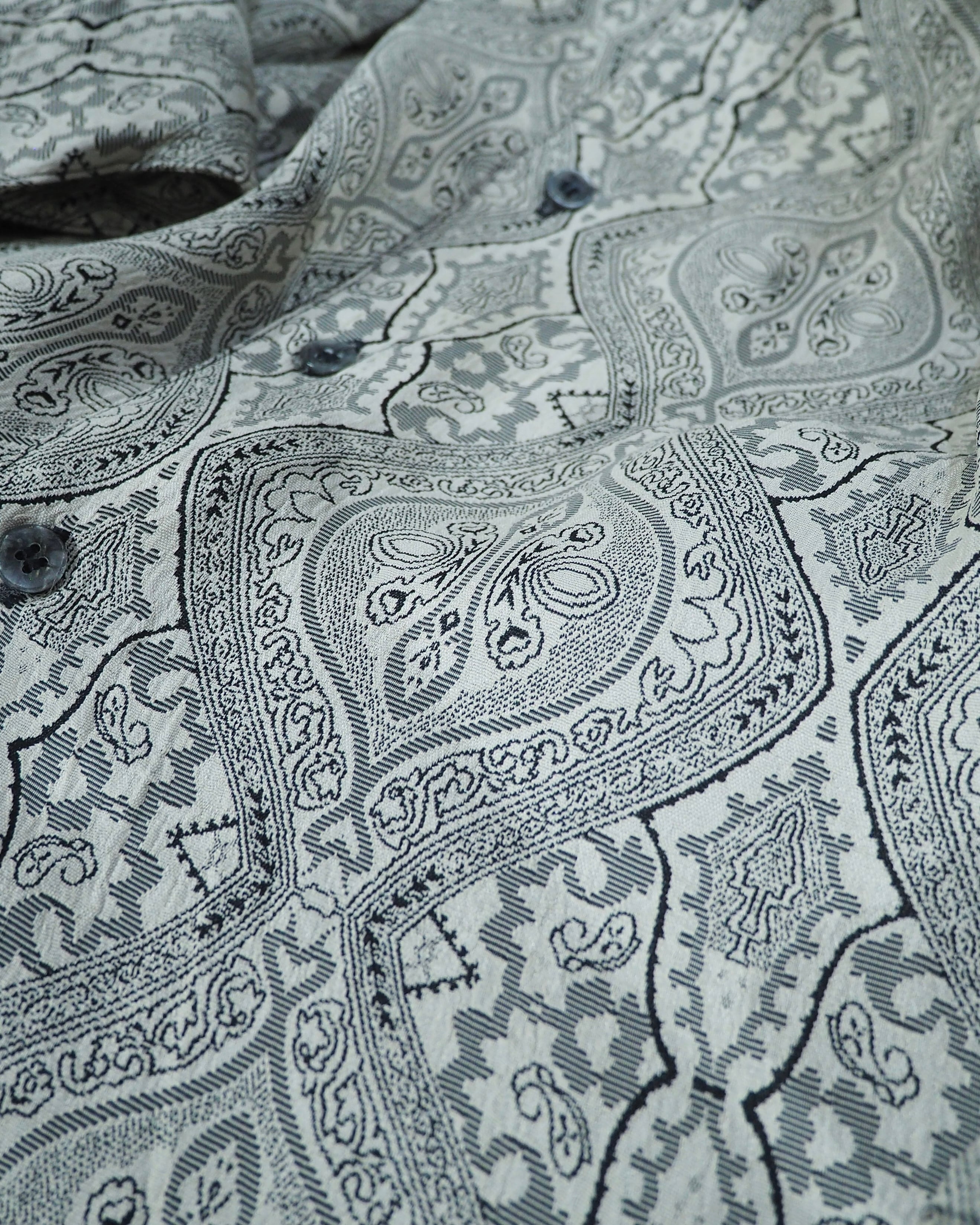 1990s " GOOUCH - Phiz " Beautiful Arabesque pattern Embroidery vintage loose Shirt