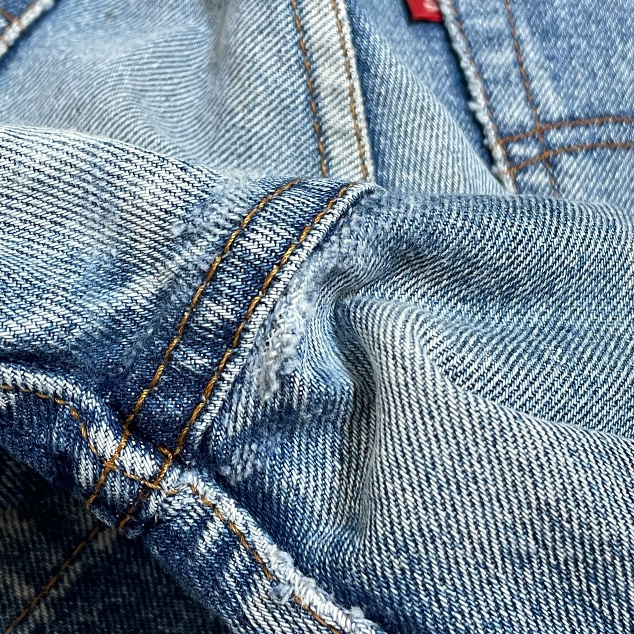 【LEVI'S】606 デニム ジーパン ジーンズ ヒゲ アタリ 蜂の巣 色落ち .W31 L32 スリム タイト スキニー 細身 パンクス ラモーンズ リーバイス US古着