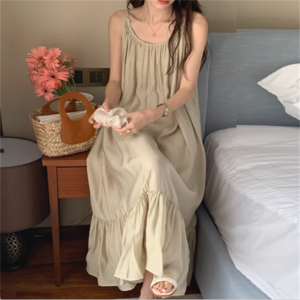 【送料無料】 ルームウェア ナイトウェア パジャマ 寝巻 ワンピース キャミソール ロング マキシ ノースリーブ　 ラウンドネック Aライン フレア こなれ感 大人可愛い 薄手生地 可愛い きれいめ シンプル カジュアル シック コンサバ おしゃれ レトロ 無地 夏 20代 30代 40代 レディース 女性用 普段使い ファッション 楽ちん 体型カバー プチプラ 着痩せ   フリーサイズ ゆる ホワイト グリーン ベージュ くすみカラー ベイクドカラー ニュアンスカラー ヌーディカラー