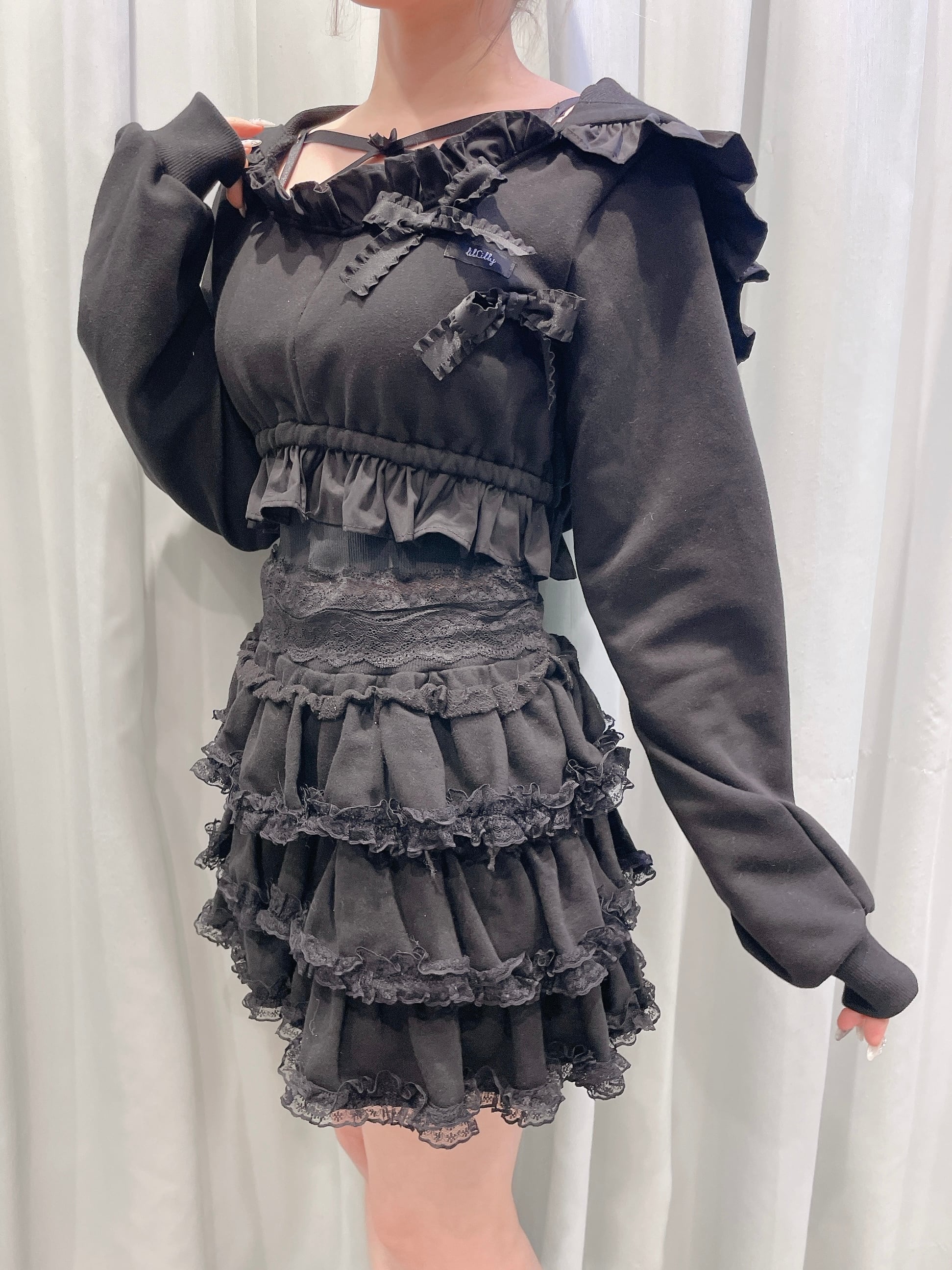 Lily Lulu カラフルビジュー刺繍スウェットパーカー LILY BROWN×Hearts2Hearts】コラボレーションビジューロゴスウェット