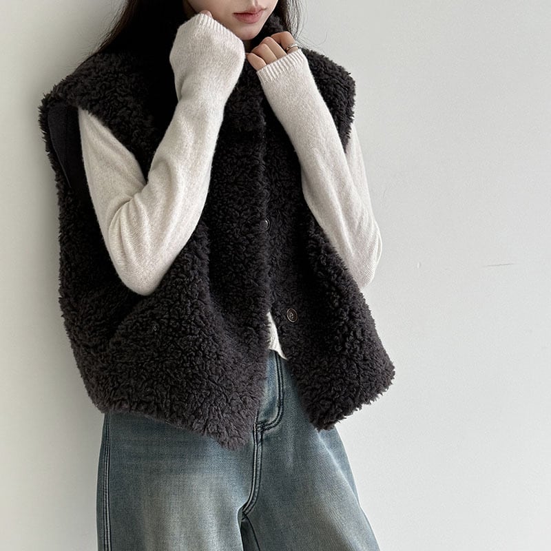 【outer】ハイネックフェイクファージレ Q7092