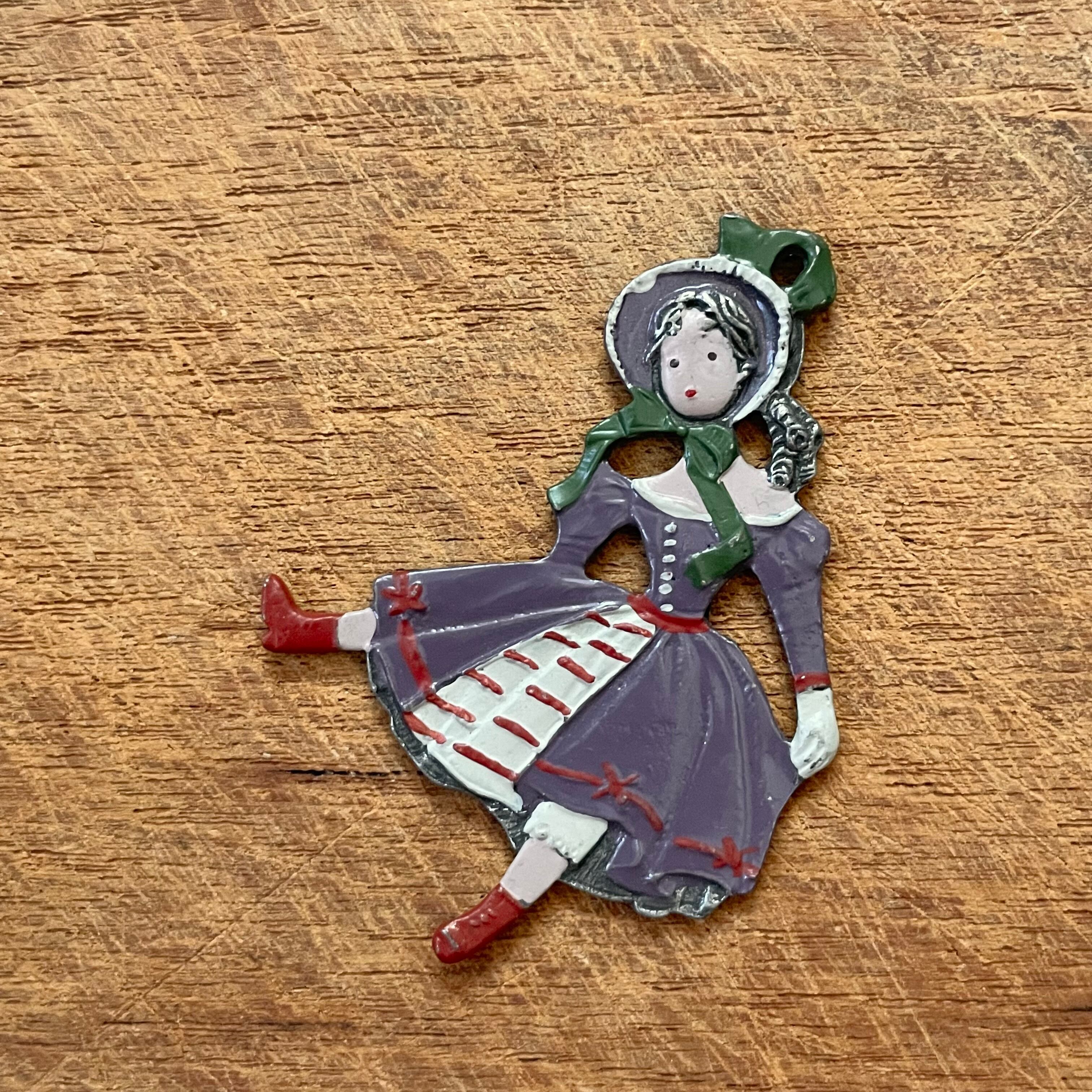 紫ドレスの女性のオーナメント