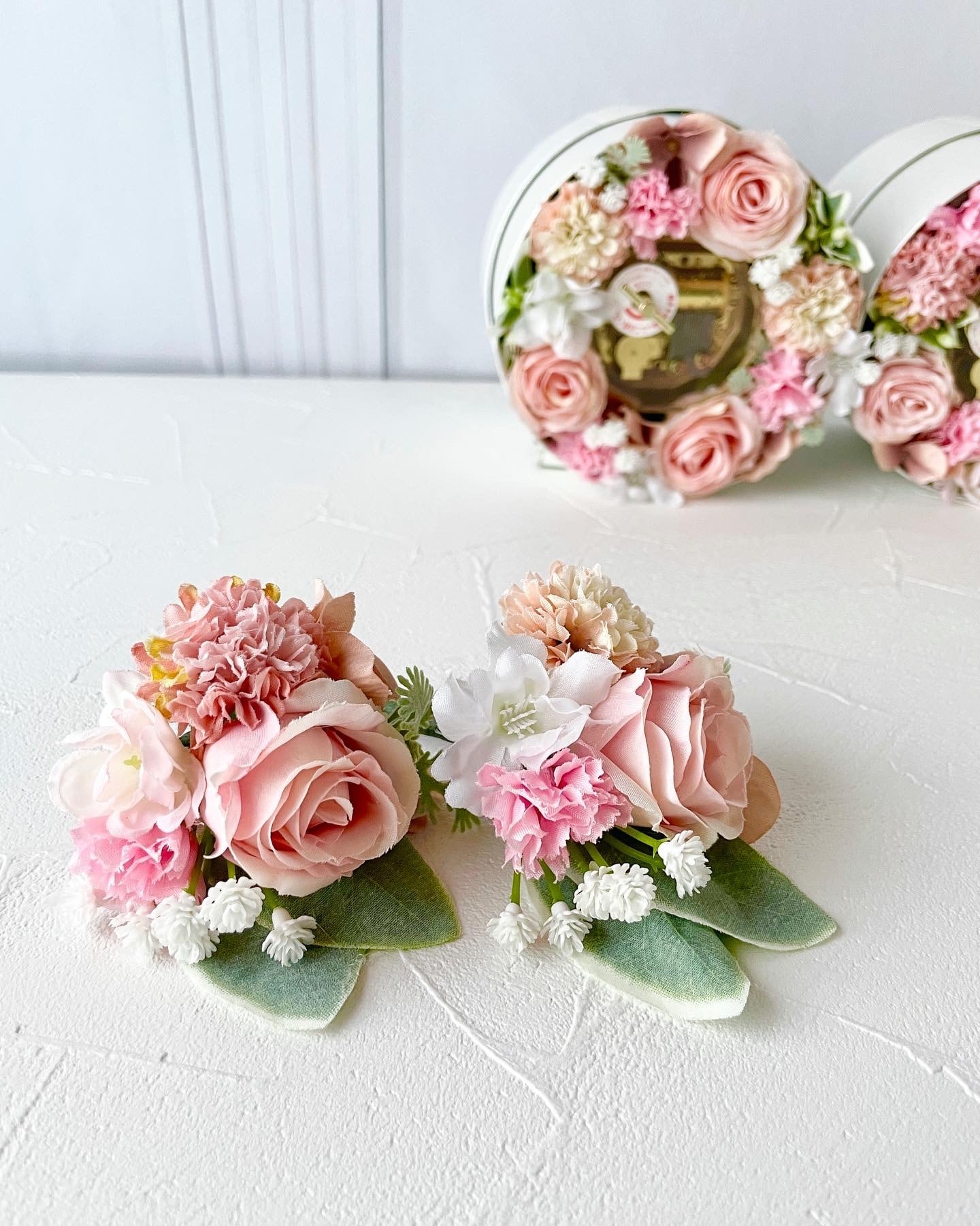 ウェディングブーケ　ブートニア　結婚式　前撮り　ピンク　花束 Amazon｜Misaki ウエディングブーケ ブートニア 花嫁ブーケ バラ