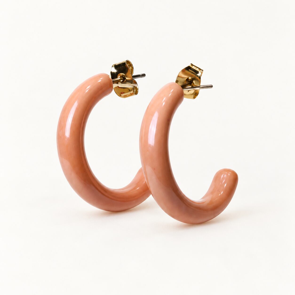 フープピアス アクリル C型 大ぶり ピンク コーラルピンク 直径2.5cm レディース シンプル