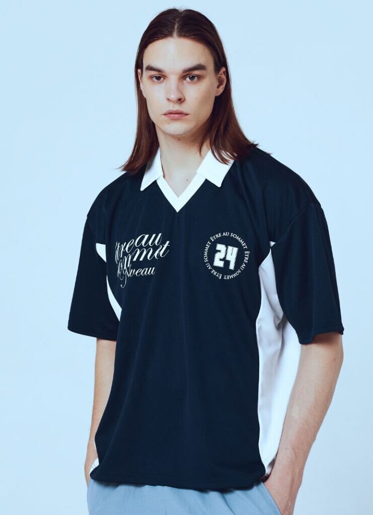 ☆BOYNEXTDOOR リウ 着用！！【ETRE AU SOMMET】Eslit Logo Collar Tee