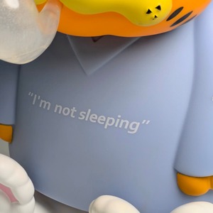【 Garfield（ ガーフィールド ） 】 ソフビフィギュア パジャマ鼻提灯ver. / 『I'm not sleeping』〚アメリカン雑貨 アメトイ〛