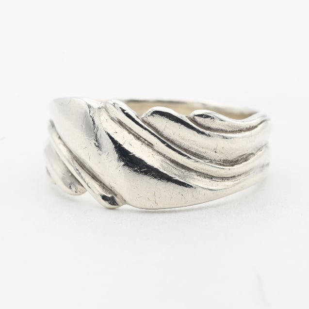 Cutting Out Modernist Wavy Design Ring #15.5 / Denmark