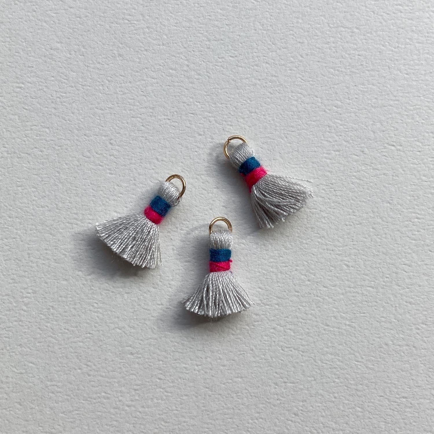 再入荷〉Duaオリジナル 2色まとめ結びミニタッセル | Dua-アクセサリー