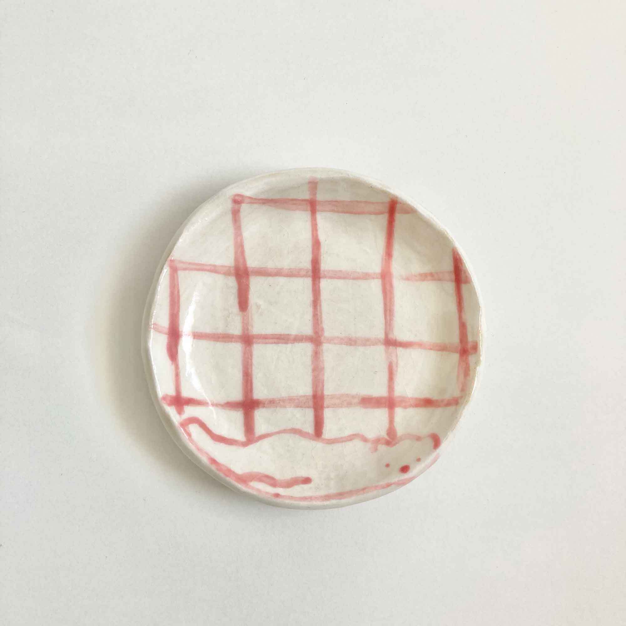 しろくまチェックの豆皿(赤) / すずきたまみ / 陶芸作品