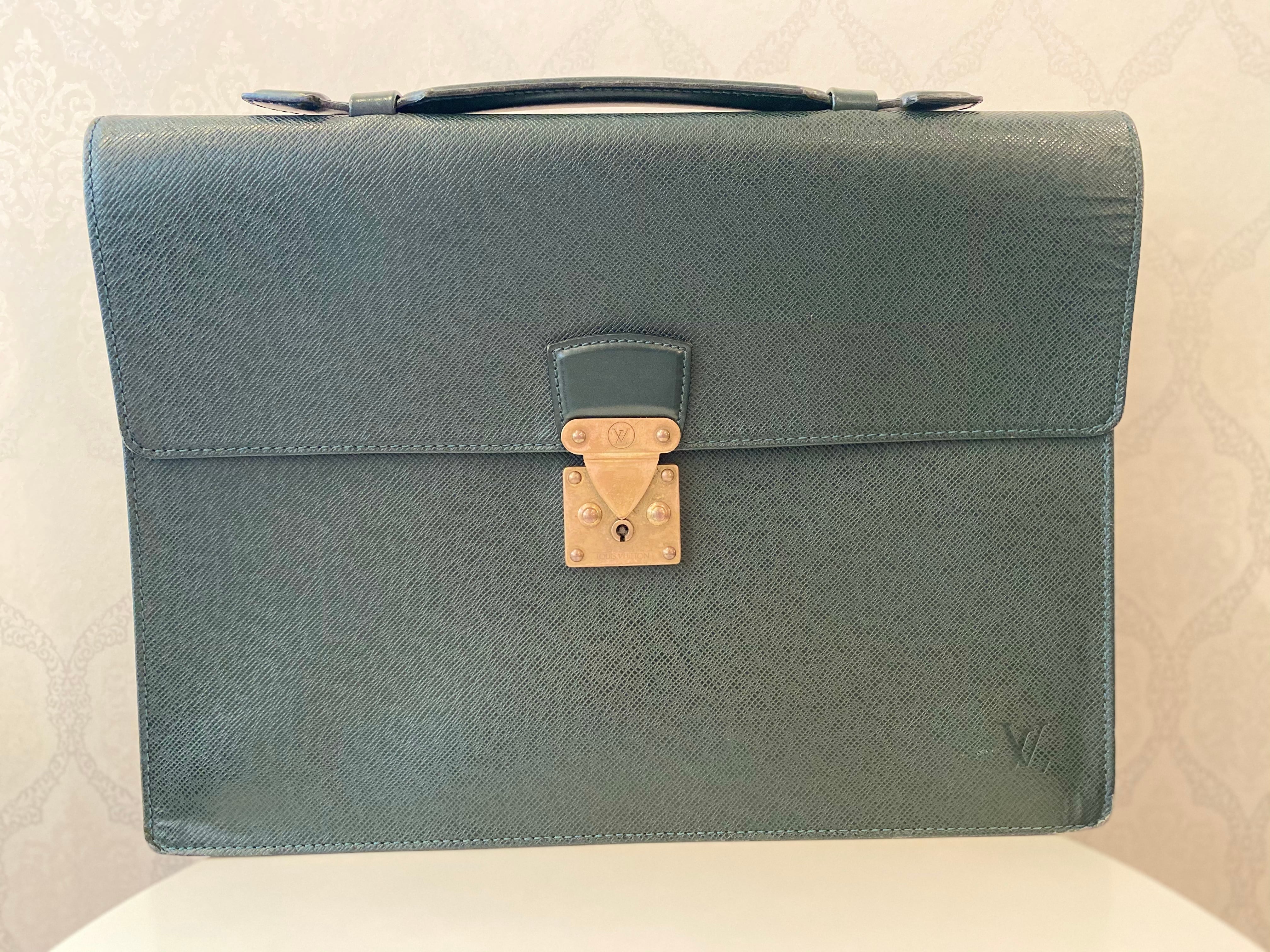 LOUIS VUITTON ルイヴィトン タイガ セルヴィエット クラド ビジネス 