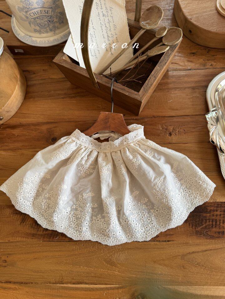 〖 即納 〗2025 秋新作 MARRON マロン ジュリアエプロン