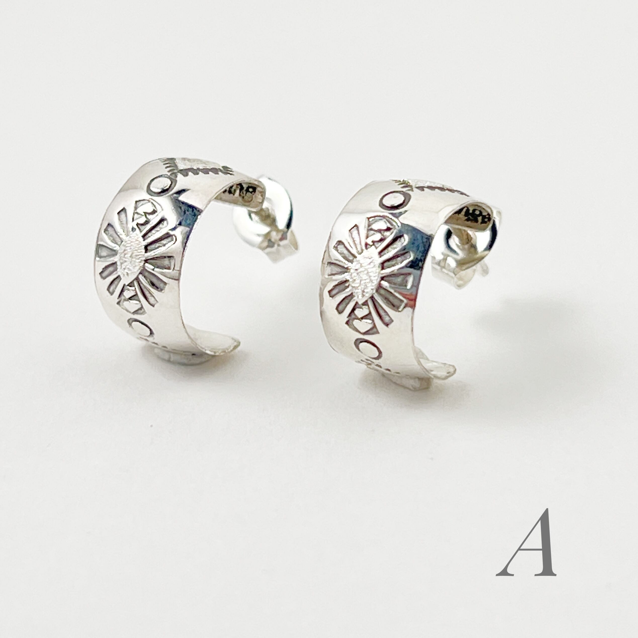 ナバホ シルバー925 ヴィンテージ デザインフープ ピアス ナバホ ヴィンテージ デザインフープ ピアス シルバー925