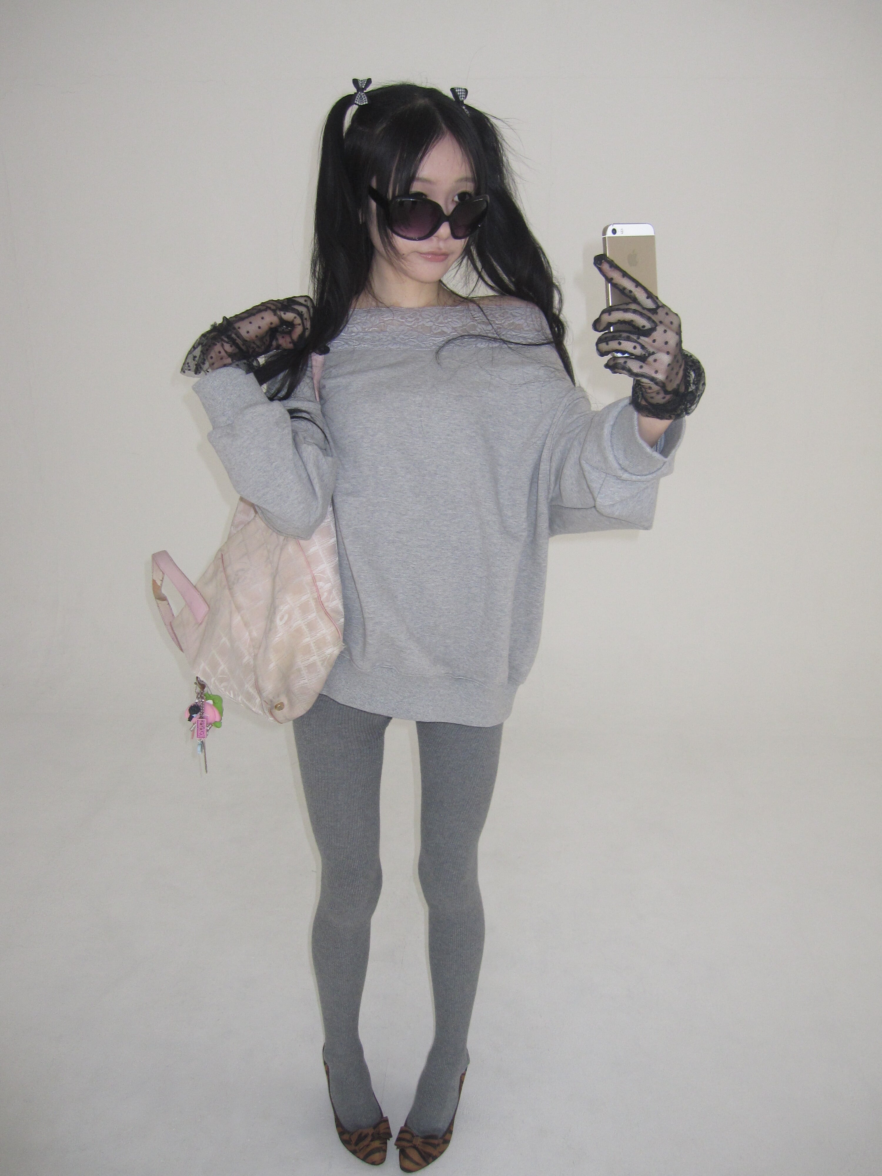 Dlys Off shoulder sweat shirts gray | n.k atelier