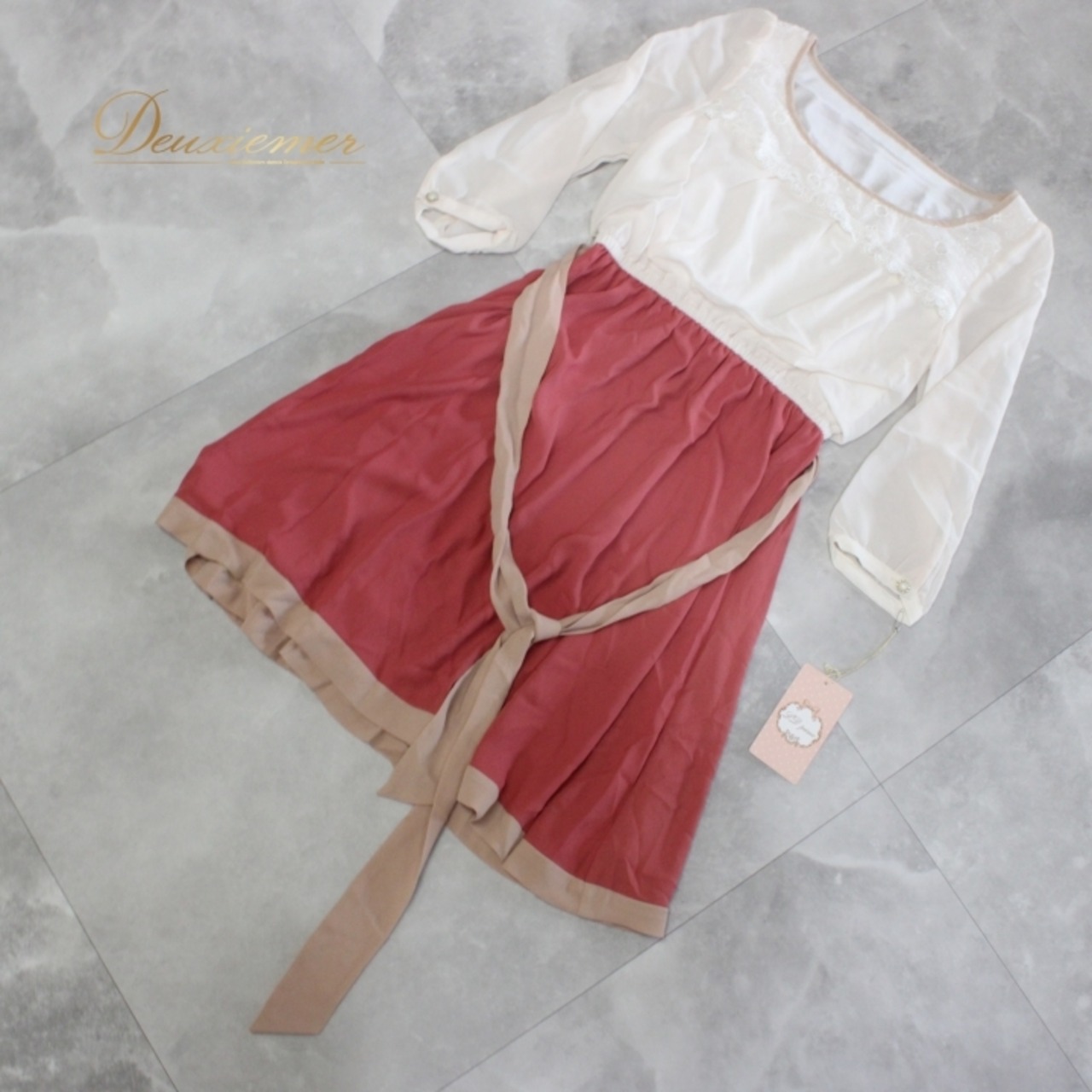 パーティドレス ワンピース LD prime エルディープライム カラオケ フォーマル 演奏会 発表会 二次会 白 ホワイト系 ベージュ系 レッド系 スタイルアップ 伸縮性 ドレス 女性用 結婚式 お呼ばれ 週末デート 丸首 長袖 かわいい 洗練された オシャレ シンプル カジュアル 特別な日 クラシック スリム フェミニン 軽やか 柔らかい