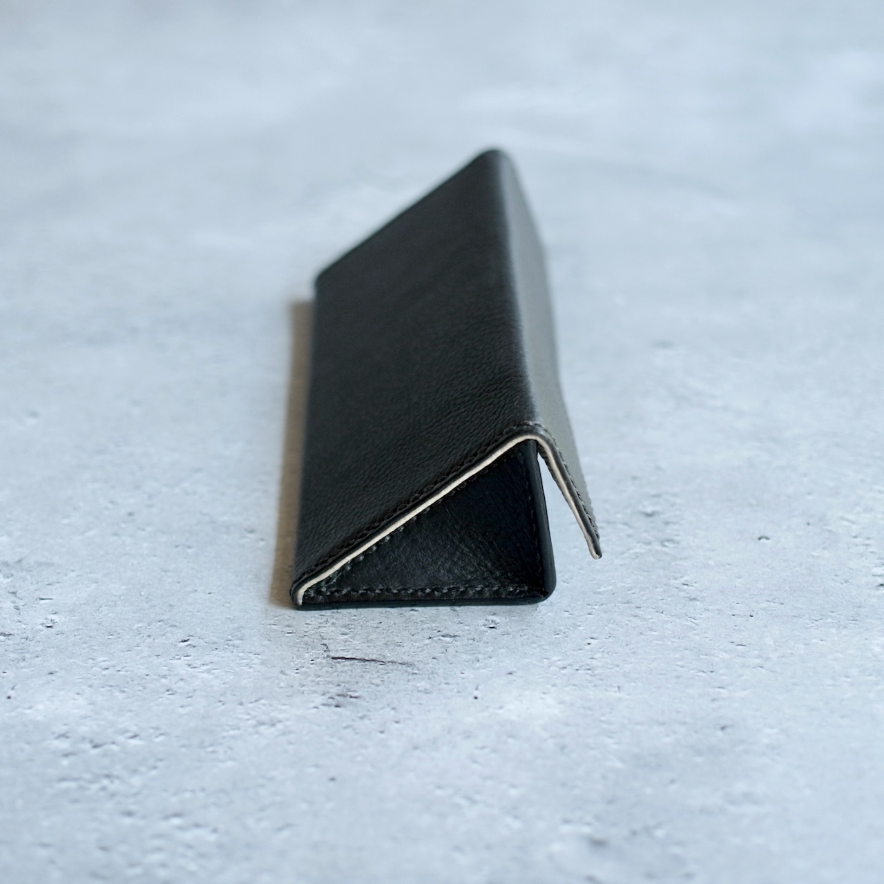 TB GLASSES CASE 01 BLACK