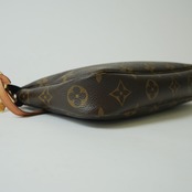 LOUIS VUITTON ルイヴィトン モノグラム アクセソワール ポーチ M51980 ブラウン