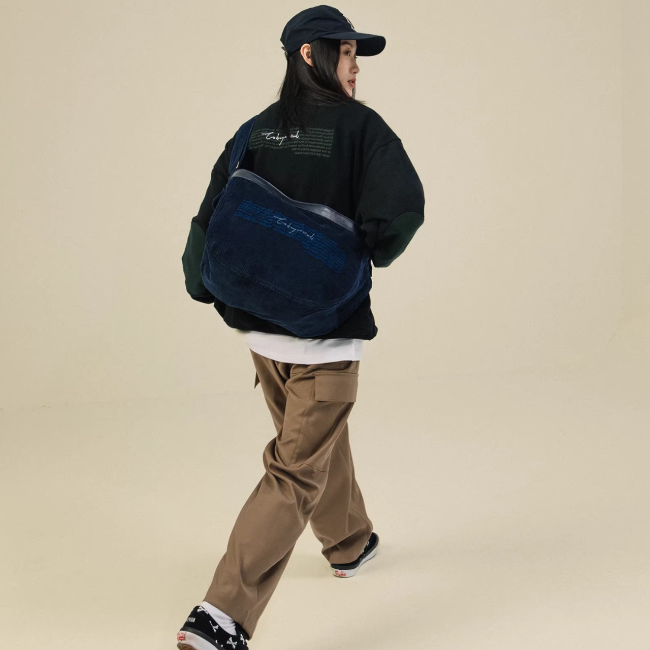 ヴィンテージライク 配色ロゴ クルーネックスウェット   F0036 - 14