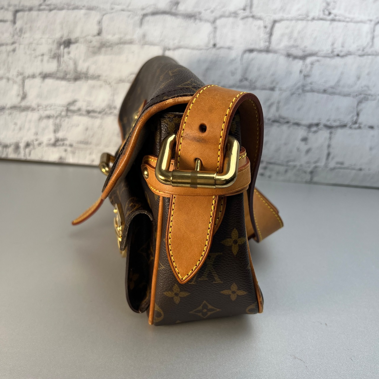 LOUIS VUITTON ルイヴィトン ハドソンPM モノグラム M40027レザー ショルダーバッグ ブラウン A-9833