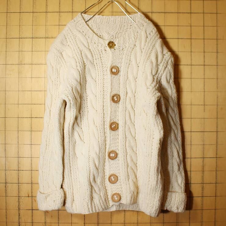 白いアランカーディガン手編み
