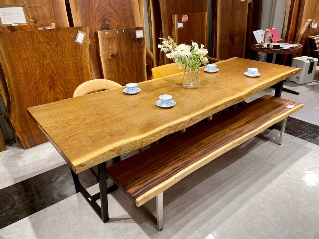 黄肌（キハダ）_2460×780-920×50_横浜元町店_テーブル天板/一枚板