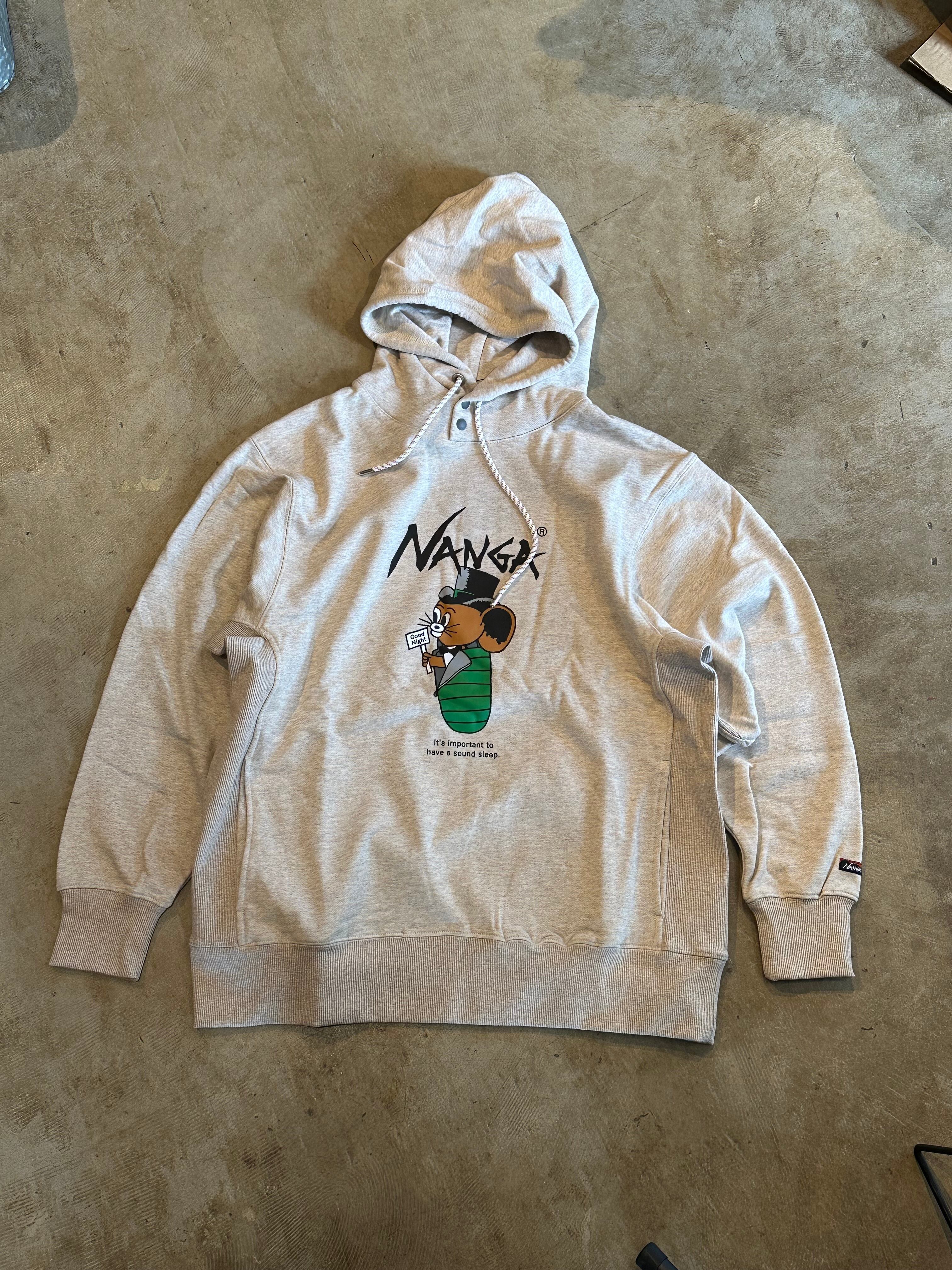 NANGA×JERRY UKAI ECO HYBRID SLEEPING JERRY MARQUEZ HOODIE 