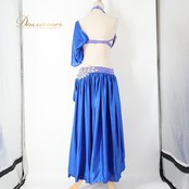 ベリーダンス オリエンタル 衣装 上下セット ブルー系 トップス スカート ラインストーン 装飾 豪華 光沢 青 紫 キラキラ スリット ダンス衣装 イベント ステージ 華やか かわいい パープル系 シルバー系