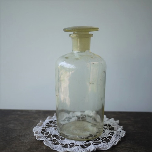 古いガラス瓶　レモン色　ガラスボトル　　