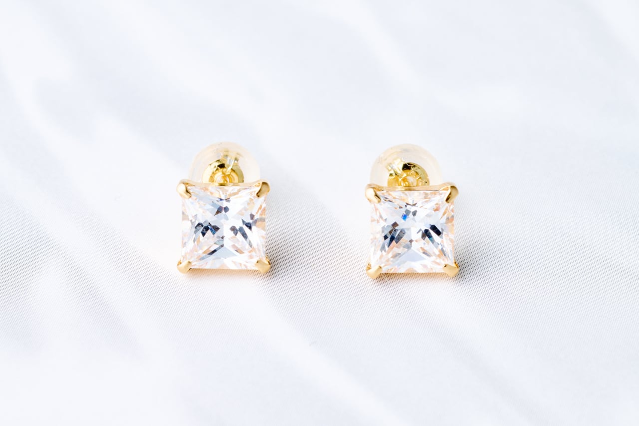 プリンセスカット キュービックピアス | 中村江里子セレクション 