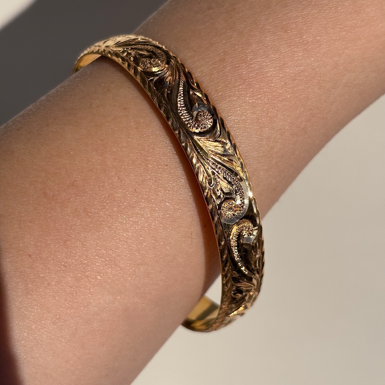 ハワイアンバングル(スクロール/ホヌ/1cm)