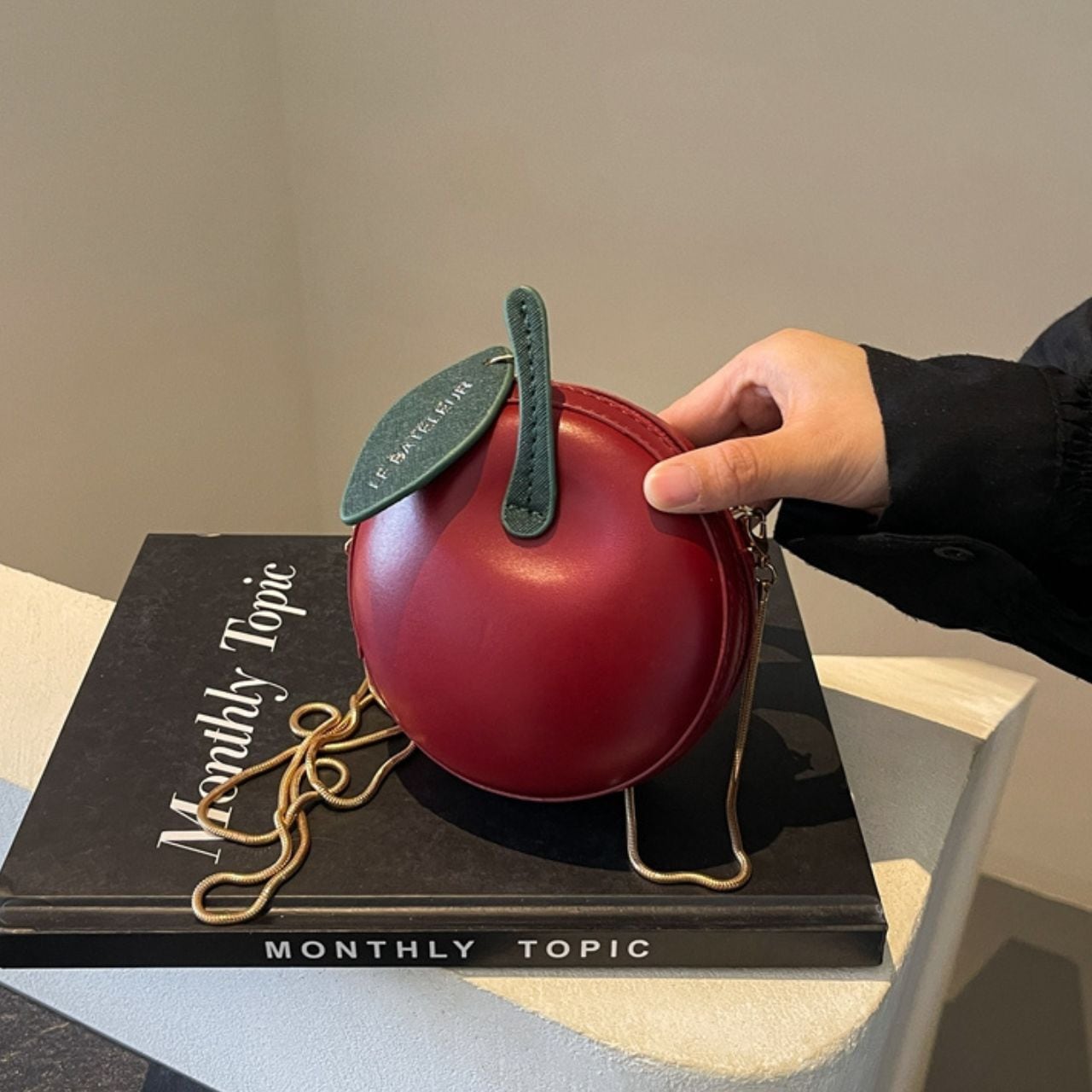 Apple Round Bag 00017