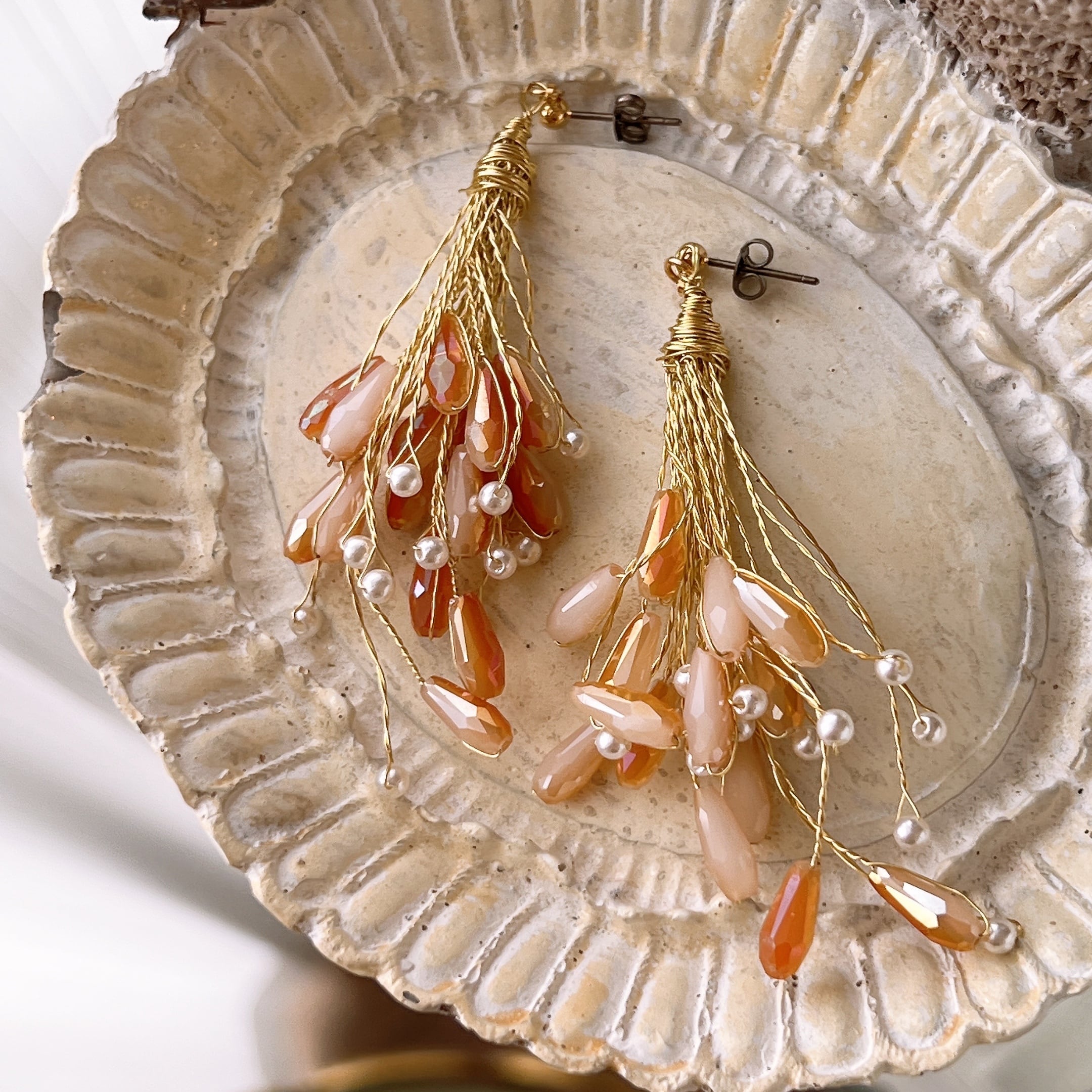 涼夏♡⃜ジルコニアチャーム♥️ガラスの猫ちゃんの揺れる風鈴ピアス