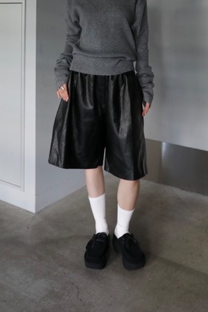 FAUX LEATHER HARF PANTS (BLACK) 2510-95-316