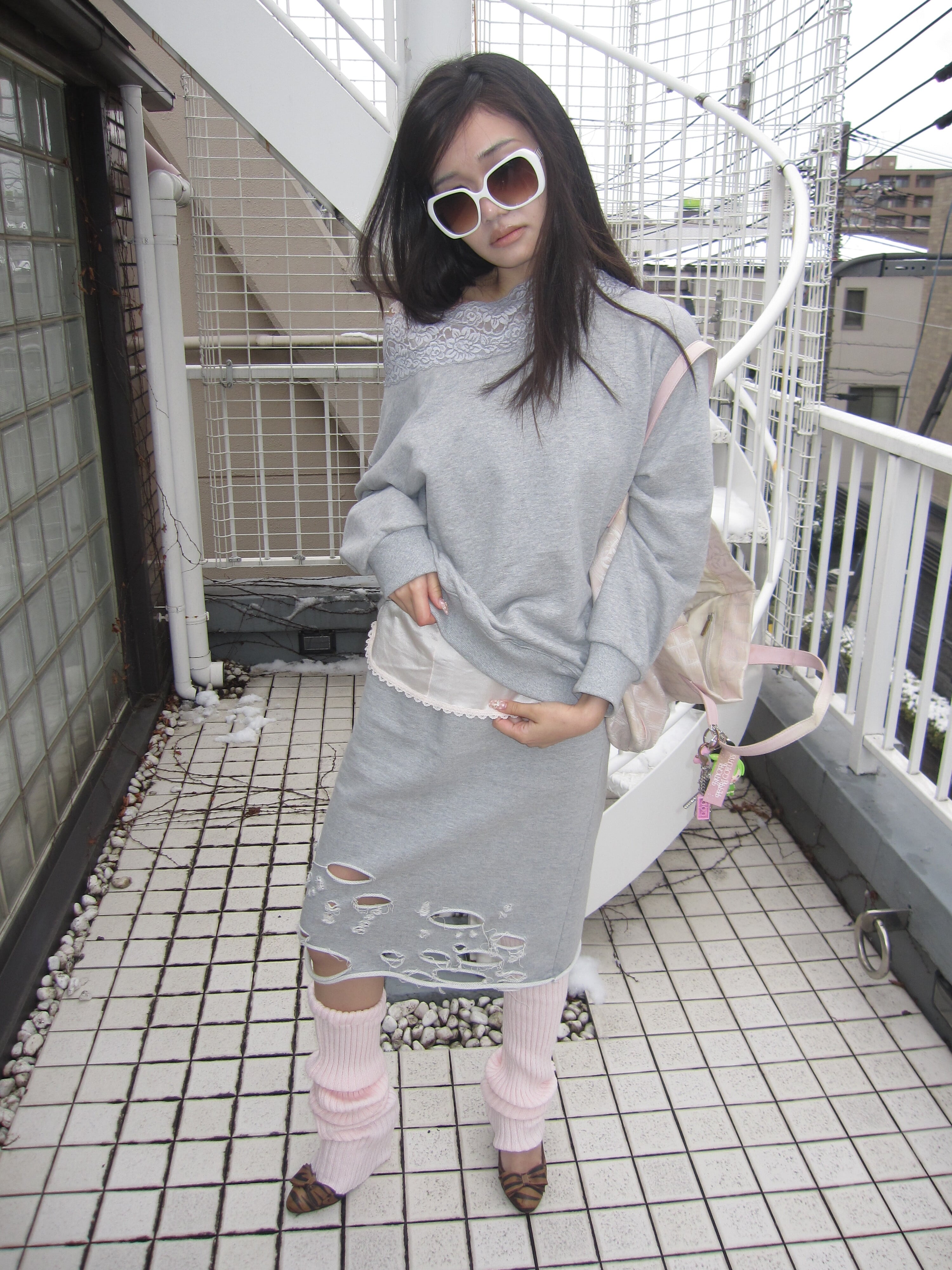 Dlys Off shoulder sweat shirts gray | n.k atelier