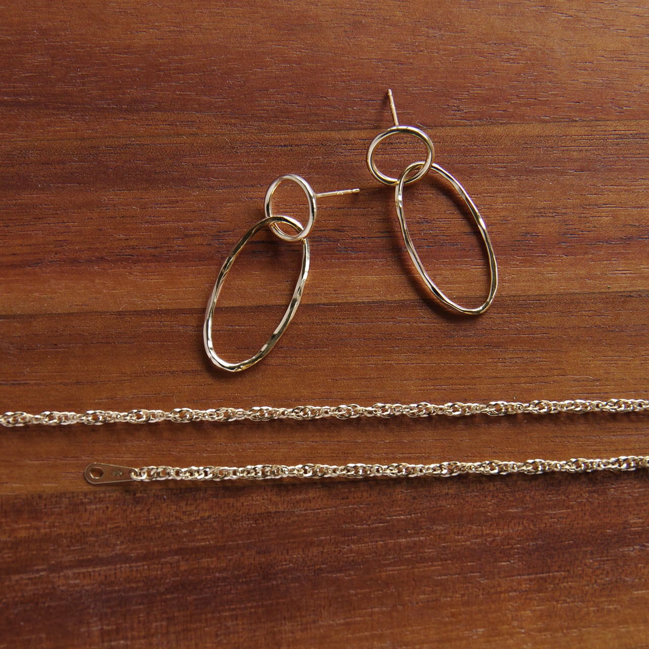 K18イエローゴールド 中空スクリューネックレス 【MKY0099N1