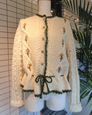 Flower Embroidery Tirolian Cardigan / フラワー刺繍チロルカーディガン