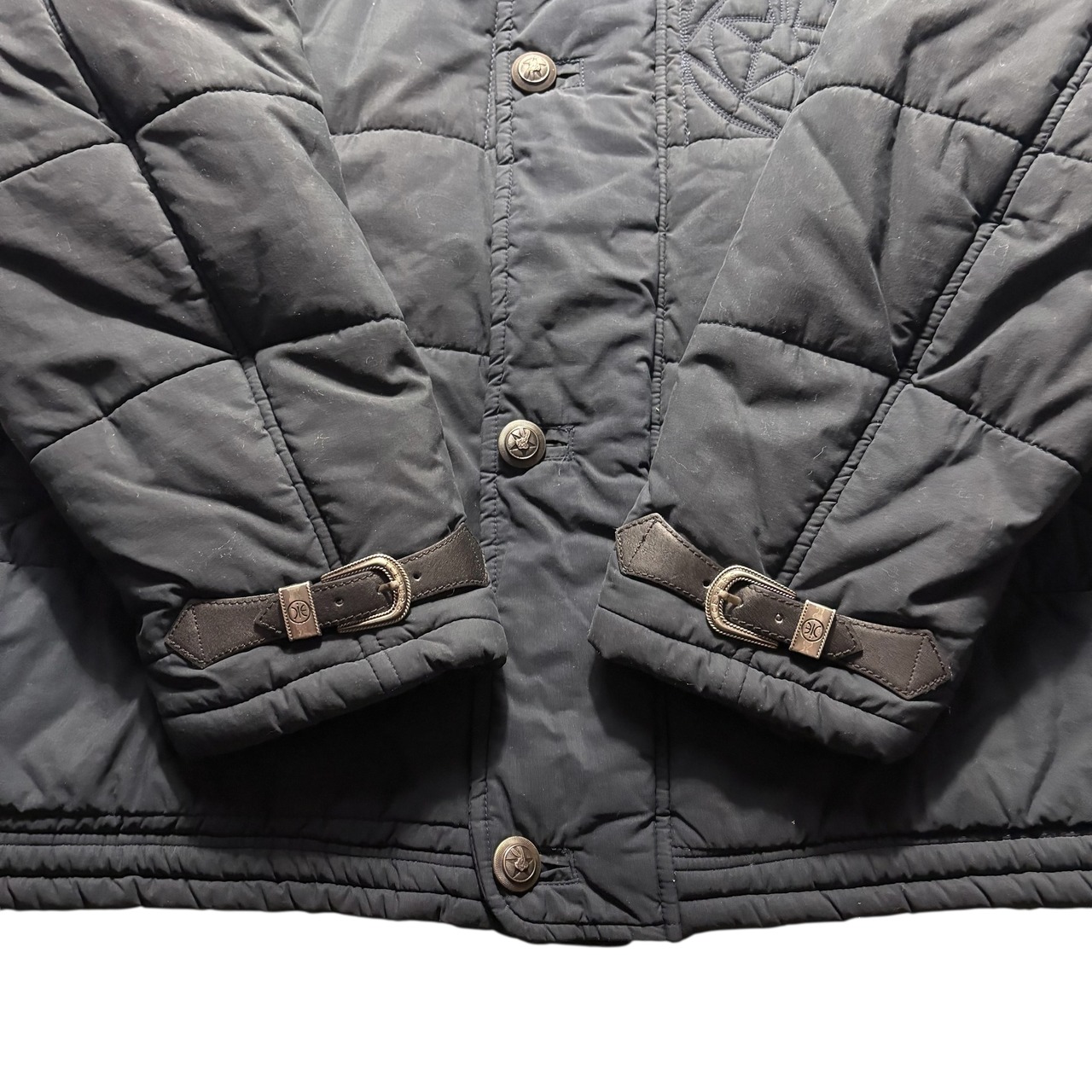 vintage ICEBERG decorative padding jacket “Bugs Bunny”