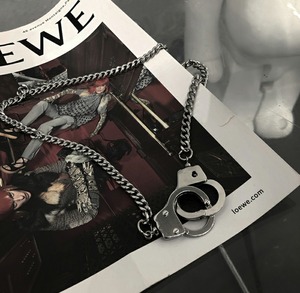 HAND CUFFS P PUNK STYLE / GOTHIC ARMS