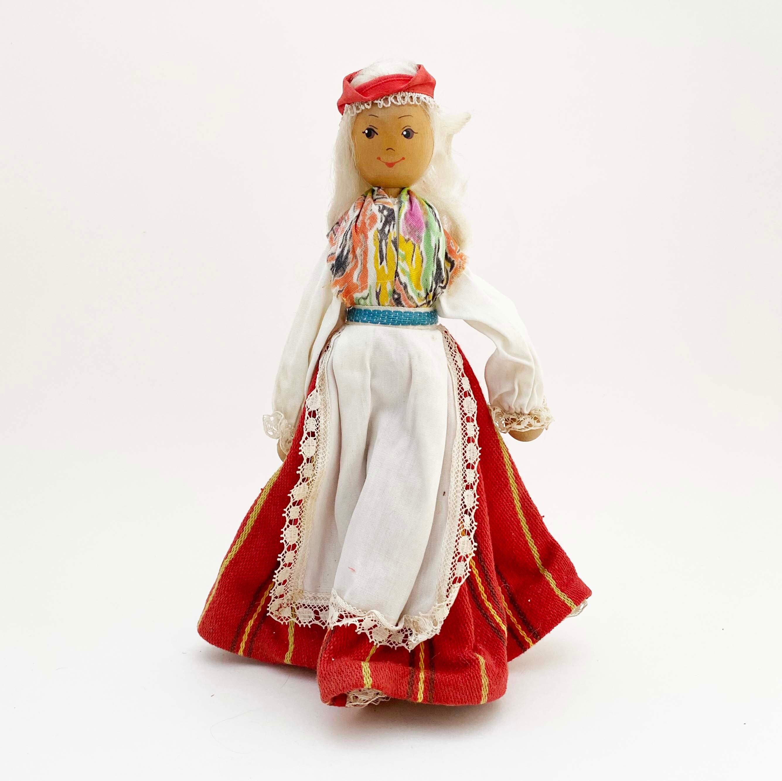 エストニアSALVO人形 ヴィンテージ民族衣装の貴婦人(ヒーウマー島 B)