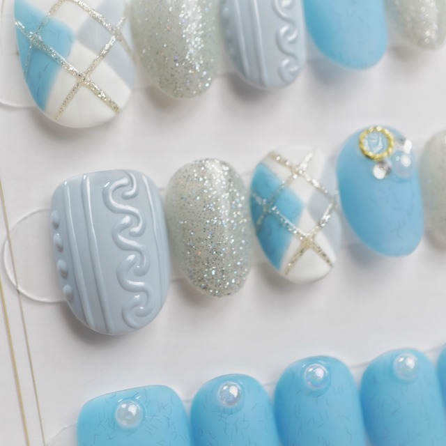 【#775】繰り返し使える【プレミアム】ネイルチップ15枚セット／ブルー ホワイト／ショート アーモンド／XY335